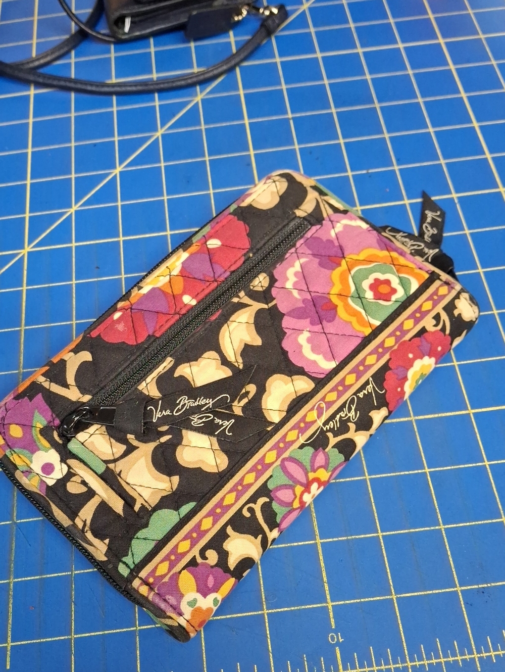 2011 Vera Bradley Suzani Quilted Floral Zip Wallet - Picture 2 of 14